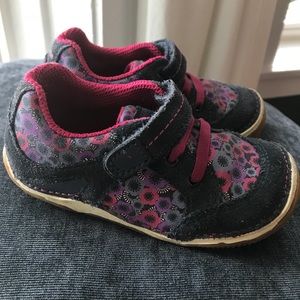 Stride Rite toddler girls tennis shoes size 7M
